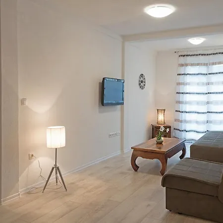 Eli Apartment *